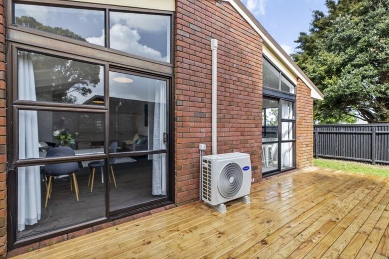 Photo of property in 2a Pinedale Place, Henderson, Auckland, 0610