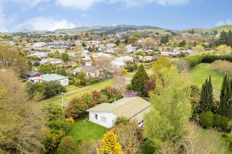 Photo of property in 33 Ellison Street, Otane, 4202