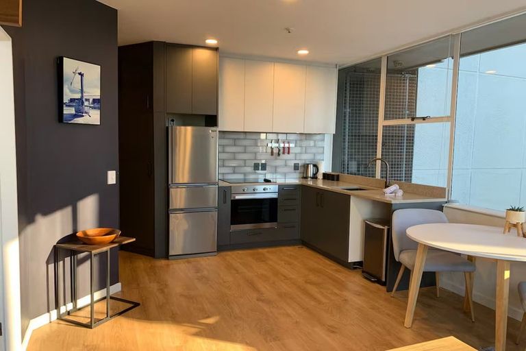Photo of property in Terrace Tower Apartments, 7a/126 The Terrace, Wellington Central, Wellington, 6011