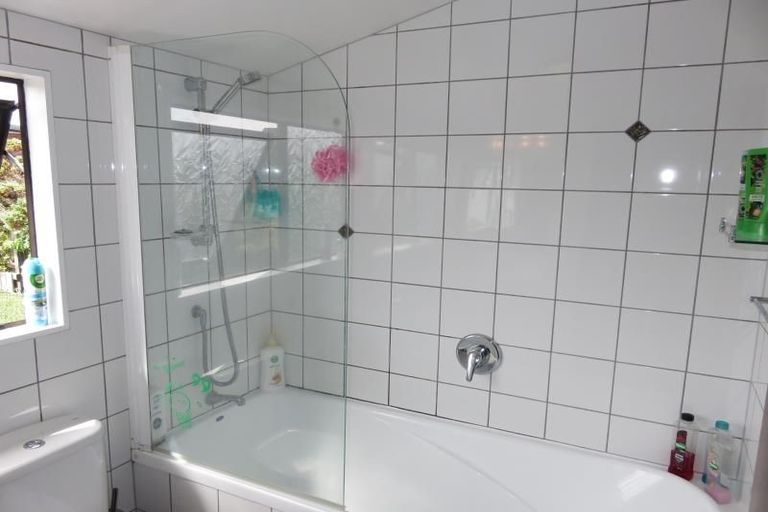 Photo of property in 7 Duggan Place, Johnsonville, Wellington, 6037