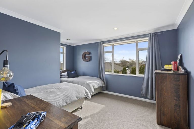 Photo of property in 68 Willowview Drive, Redwood, Christchurch, 8051