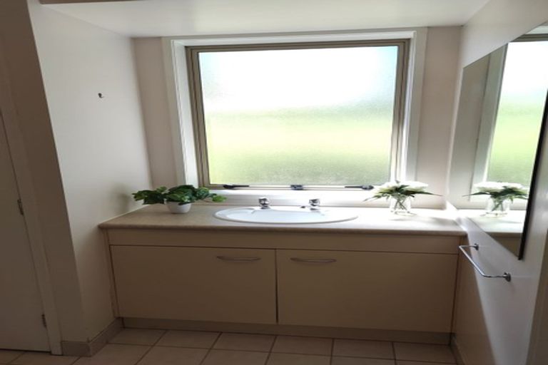 Photo of property in 188a Henderson Valley Road, Henderson, Auckland, 0612