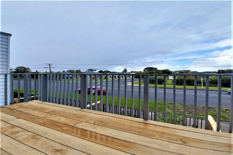 Photo of property in 588f Te Atatu Road, Te Atatu Peninsula, Auckland, 0610
