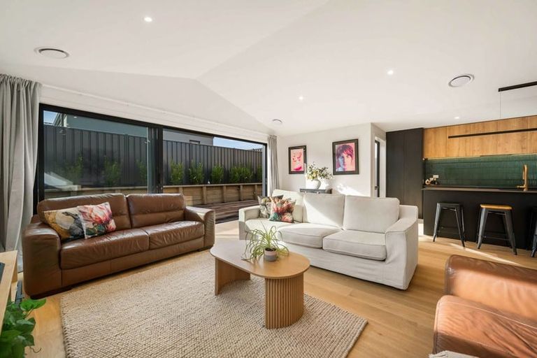 Photo of property in 10 Mason Street, Wanaka, 9305