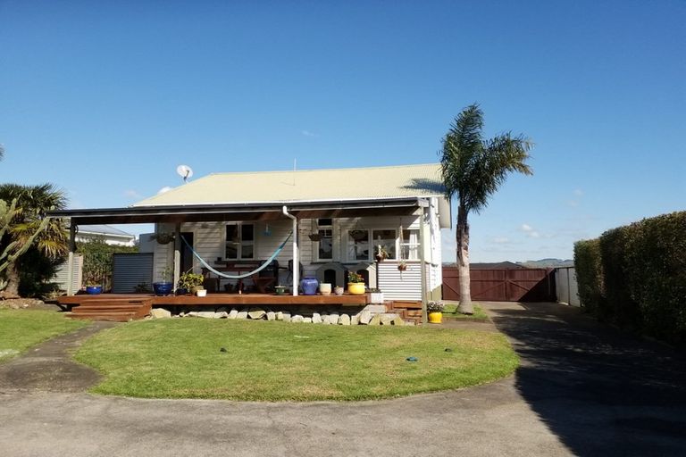 Photo of property in 42 Jellicoe Avenue, Tuakau, 2121