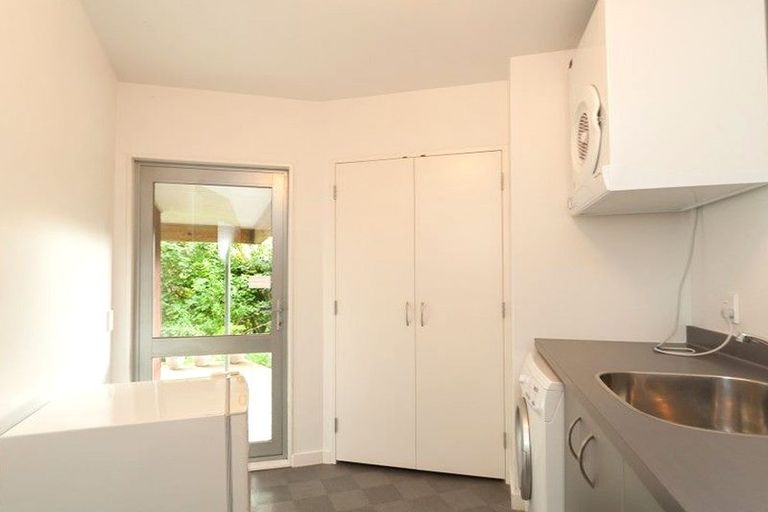 Photo of property in 126 Creswick Terrace, Northland, Wellington, 6012