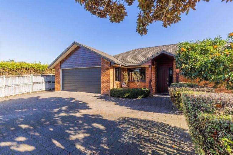 Photo of property in 16 Milbrook Place, Chartwell, Hamilton, 3210