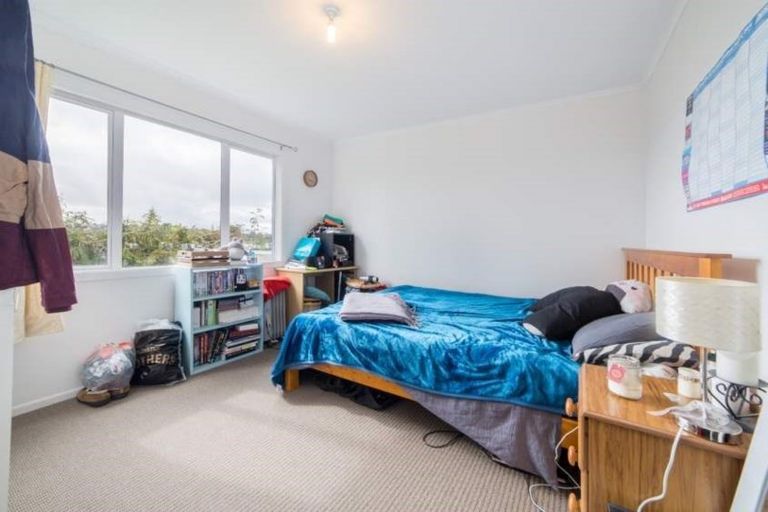 Photo of property in 53 Bruce Road, Glenfield, Auckland, 0629