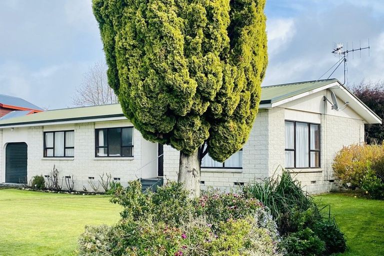 Photo of property in 6 Willow Grove, Waipukurau, 4200
