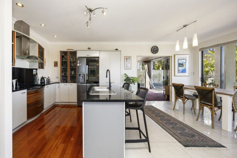 Photo of property in 34a Seaview Road, Castor Bay, Auckland, 0620