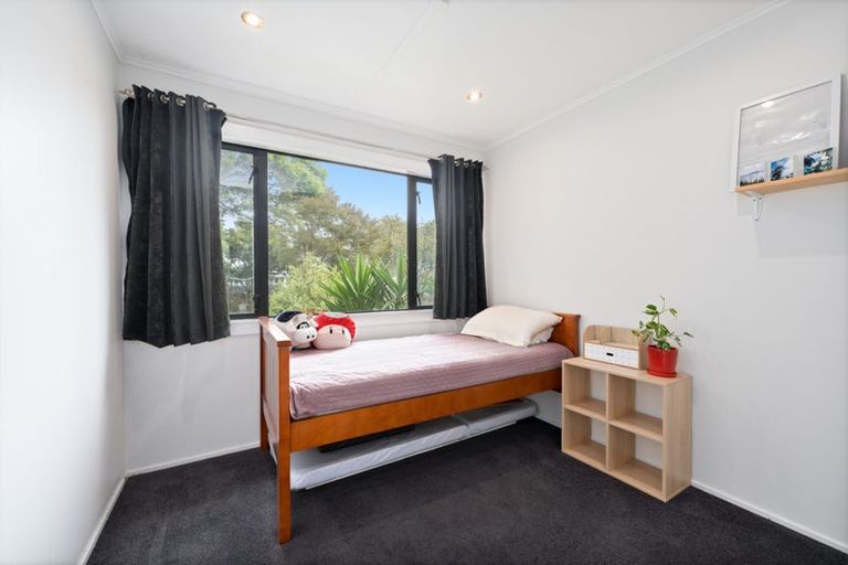 Photo of property in 37 Pomaria Road, Henderson, Auckland, 0610