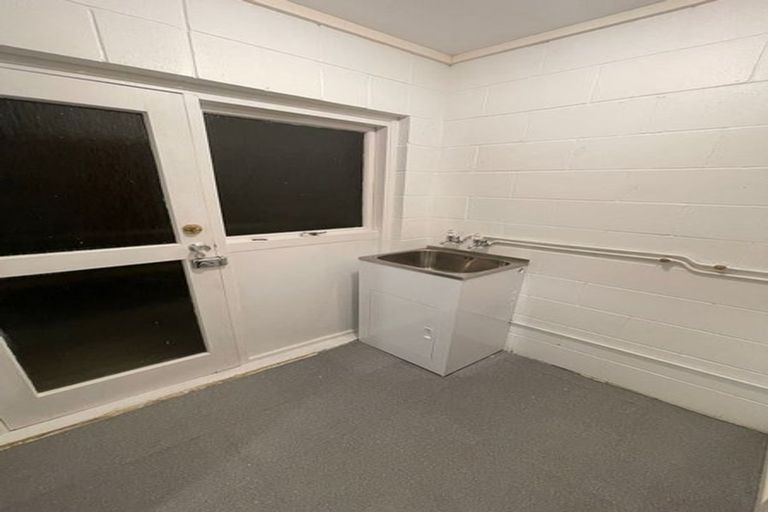 Photo of property in 24 Noeleen Street, Glenfield, Auckland, 0629