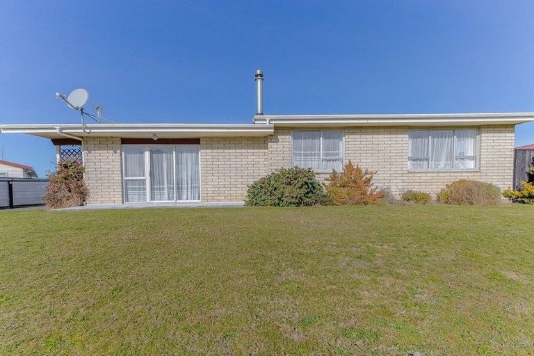 Photo of property in 25 Barton Street, Marton, 4710