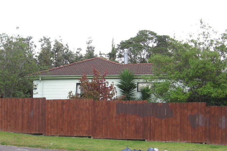 Photo of property in 10a Holmes Drive South, Massey, Auckland, 0614