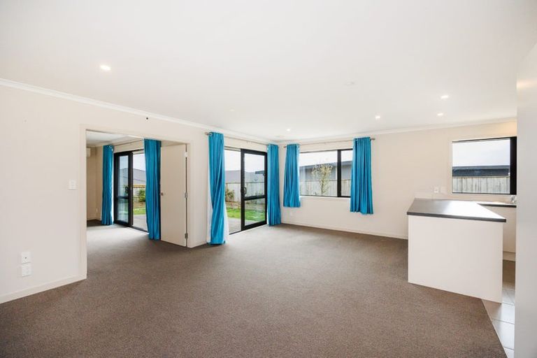 Photo of property in 8 Gibraltar Way, Fitzherbert, Palmerston North, 4410