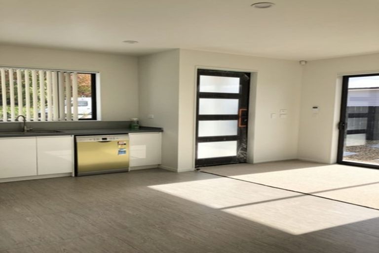 Photo of property in 19 Grove Way, Riverhead, 0820