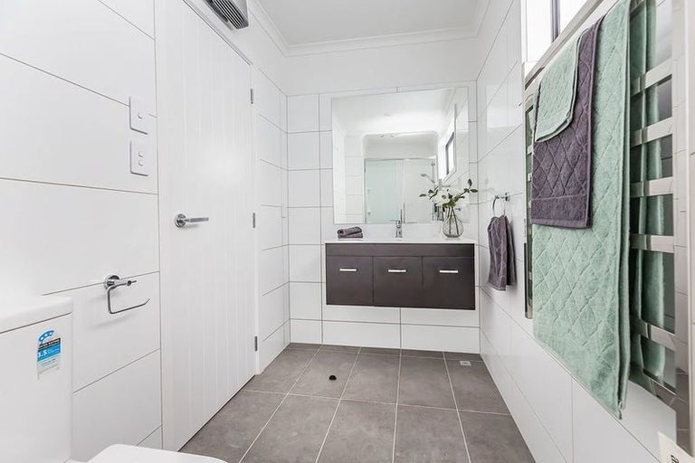 Photo of property in 69u1 Darlington Road, Miramar, Wellington, 6022