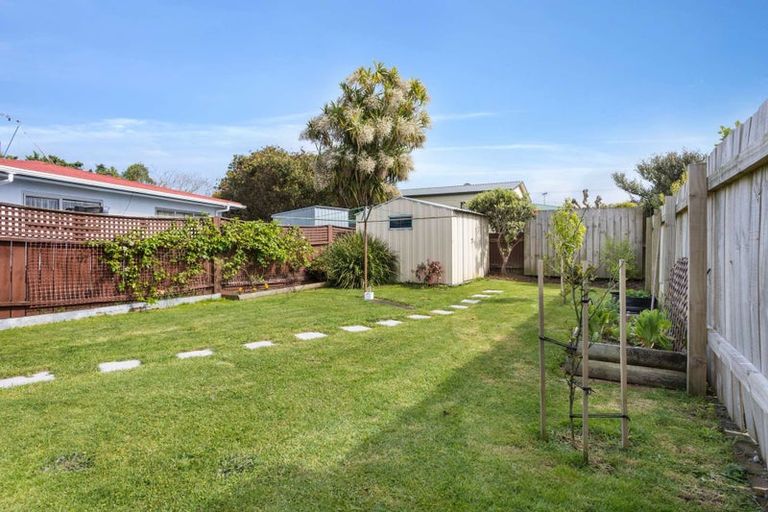 Photo of property in 15a Naumai Place, Spotswood, New Plymouth, 4310