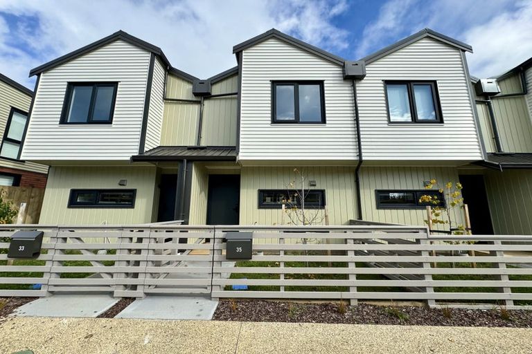 Photo of property in 35 Te Puketoka Lane, Mangere, 2022