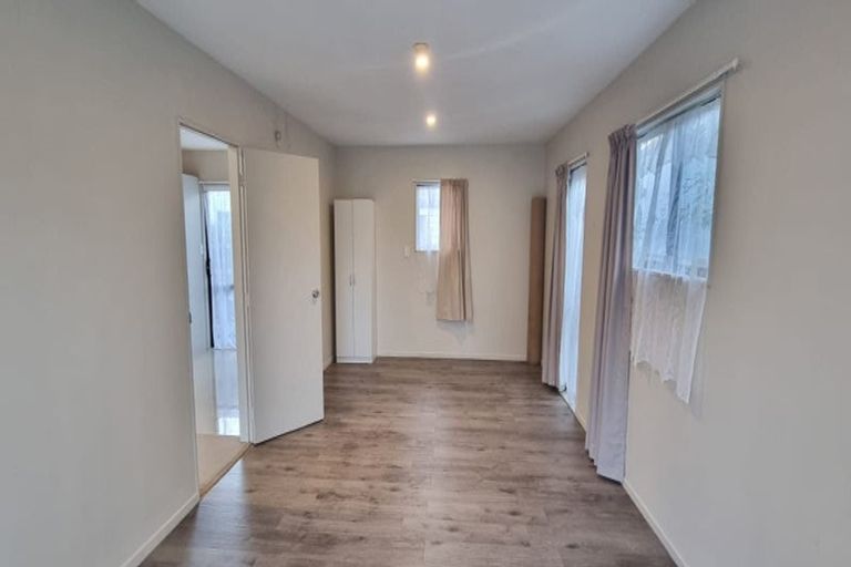 Photo of property in 22 Tamariki Avenue, Kelston, Auckland, 0602