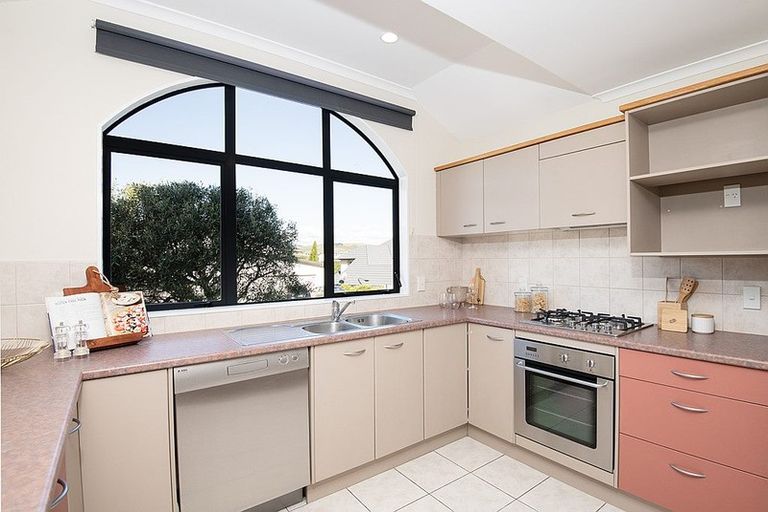 Photo of property in 65 Amesbury Drive, Churton Park, Wellington, 6037