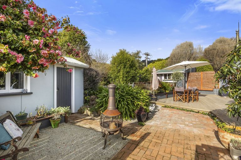 Photo of property in 23 Greenacres Street, Macandrew Bay, Dunedin, 9014