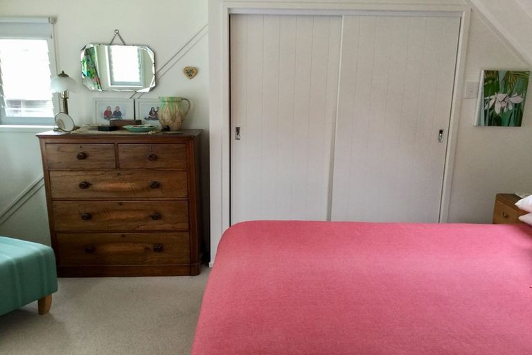 Photo of property in 27 Hastings Parade, Devonport, Auckland, 0624