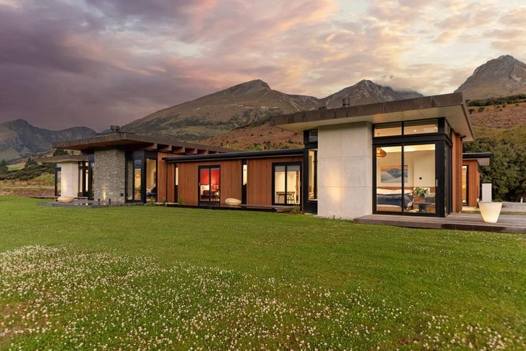 Photo of property in Wyuna, 5 River Valley View, Glenorchy, 9372
