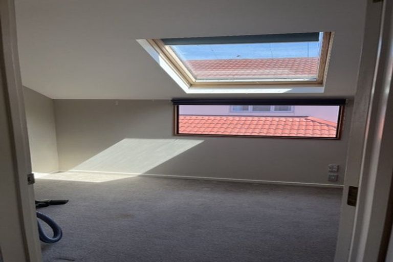 Photo of property in 26 Oakford Close, Riccarton, Christchurch, 8011