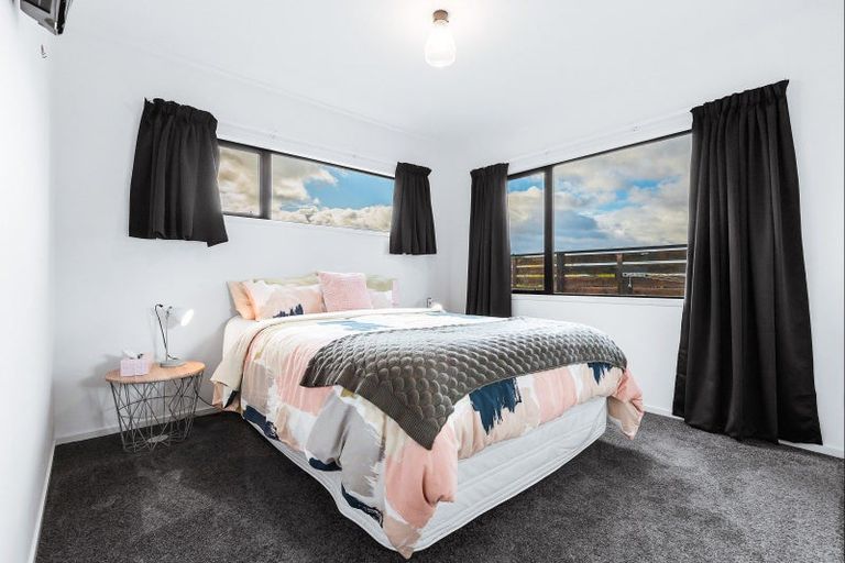 Photo of property in 14 Komahimahi Way, Motuoapa, 3382