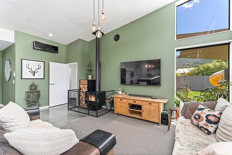 Photo of property in 21 Hewson Crescent, Lake Hawea, Wanaka, 9382