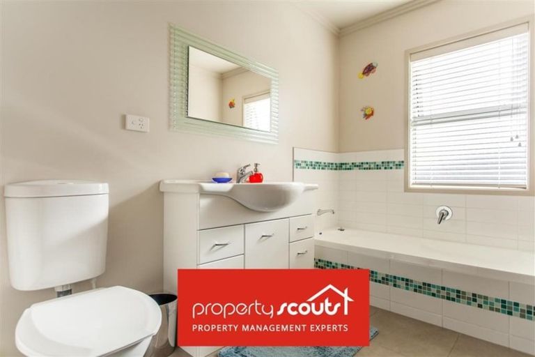 Photo of property in 86 Kittiwake Drive, Schnapper Rock, Auckland, 0632