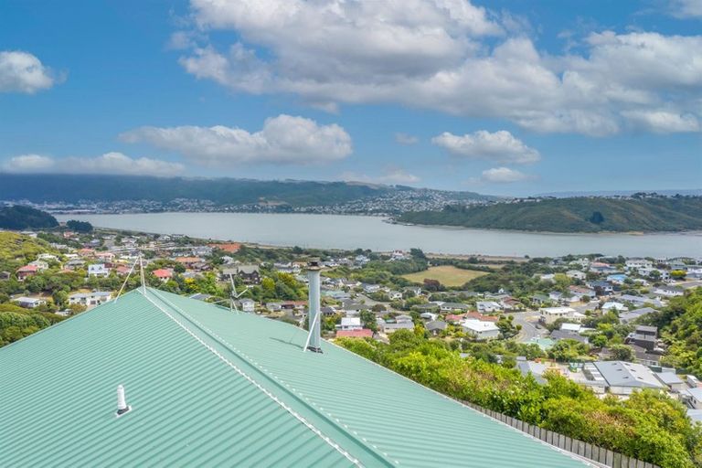 Photo of property in 16 Solway Place, Papakowhai, Porirua, 5024