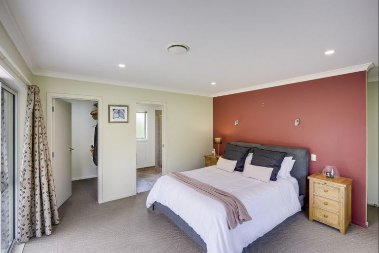 Photo of property in 143 Kent Terrace, Taradale, Napier, 4112