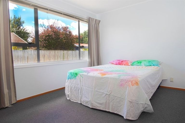Photo of property in 10 Malabar Crescent, Broomfield, Christchurch, 8042