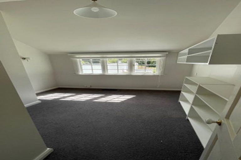 Photo of property in 66 Simla Crescent, Khandallah, Wellington, 6035