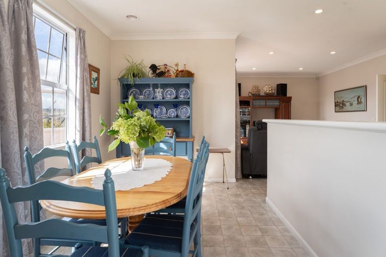 Photo of property in 159 Westchester Drive, Churton Park, Wellington, 6037