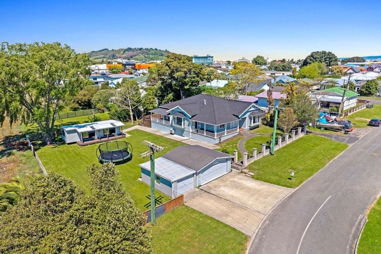 Photo of property in 2 Cobden Street, Gisborne, 4010