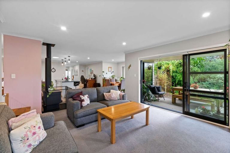 Photo of property in 5 Riverside Drive, Waiuku, 2123