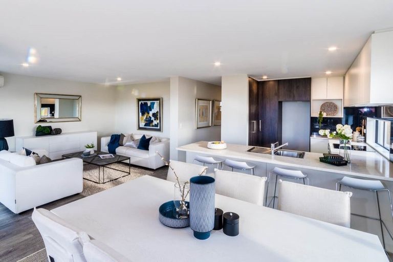 Photo of property in 15 Irving Place, Hobsonville, Auckland, 0616