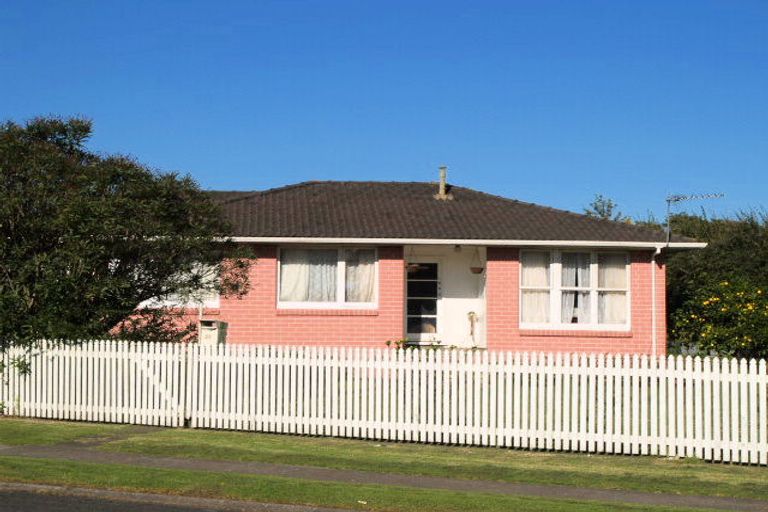 Photo of property in 32 Ferguson Street, Mangere East, Auckland, 2024
