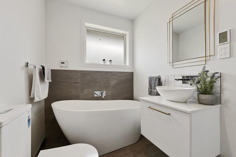 Photo of property in 2/6 Timbertop Lane, Saint Martins, Christchurch, 8022