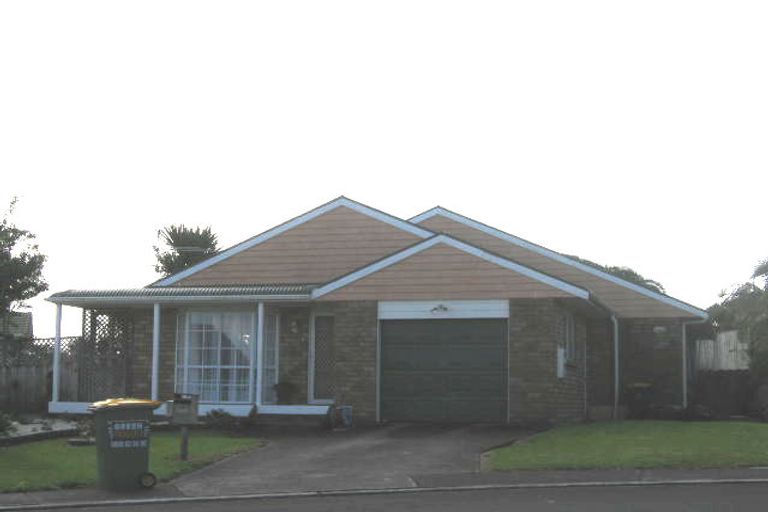 Photo of property in 14 Gala Place, Henderson, Auckland, 0612