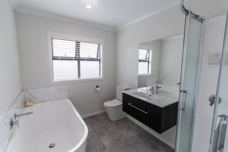Photo of property in 49 Mercury Way, Whitby, Porirua, 5024