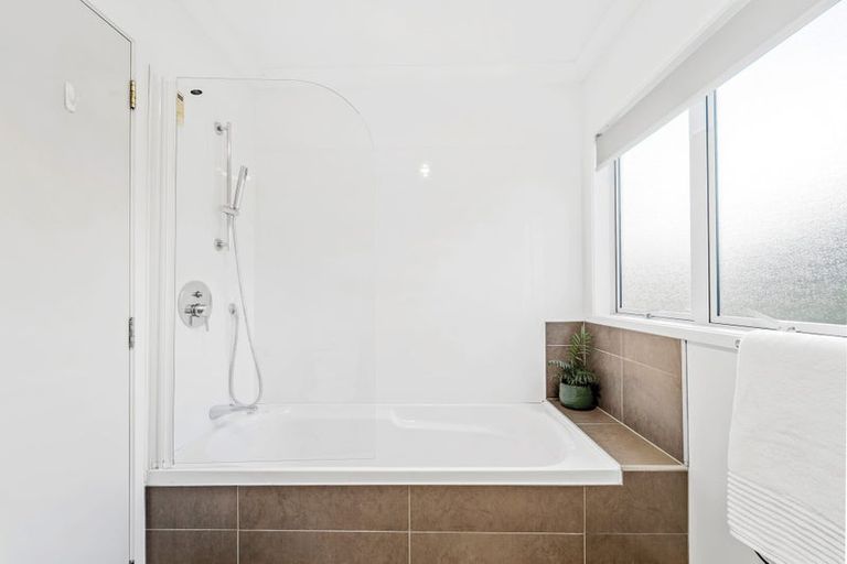 Photo of property in 1143a Whangaparaoa Road, Tindalls Beach, Whangaparaoa, 0930