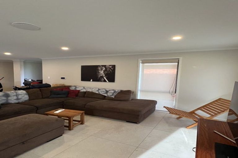 Photo of property in 19 Pouate Way, Waiuku, 2123
