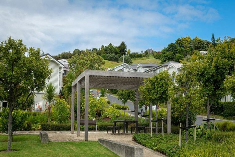 Photo of property in 134 Landmark Terrace, Orewa, 0931