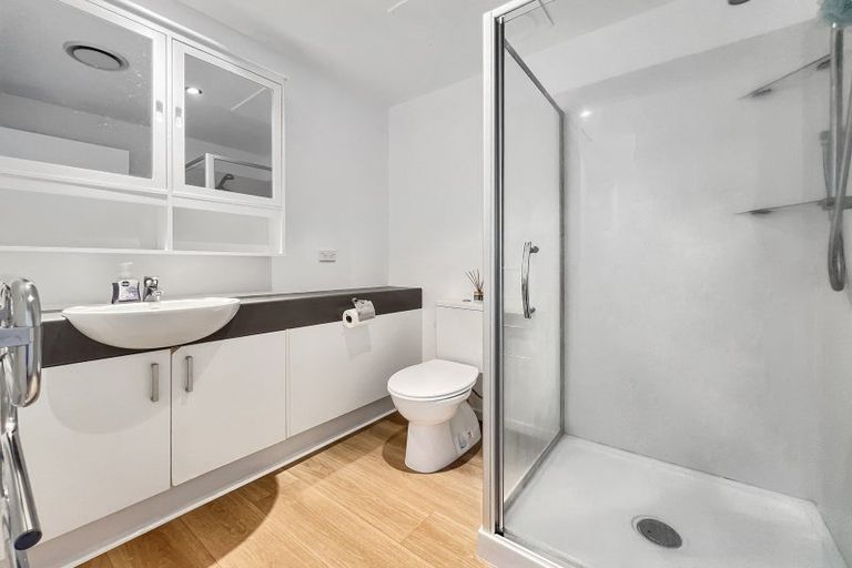 Photo of property in 3a/71 Spencer Road, Oteha, Auckland, 0632