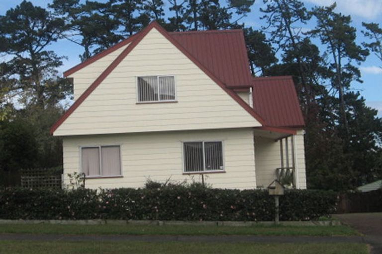 Photo of property in 153 Aviemore Drive, Highland Park, Auckland, 2010