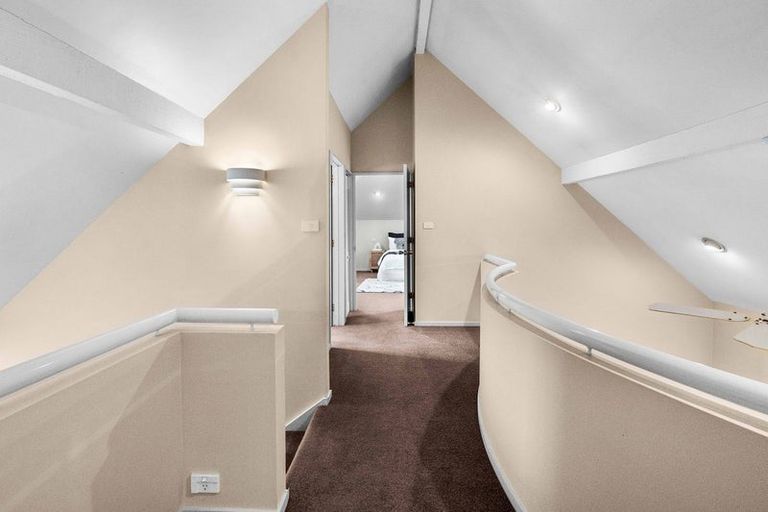 Photo of property in 4 Broadfell Avenue, Avonhead, Christchurch, 8042